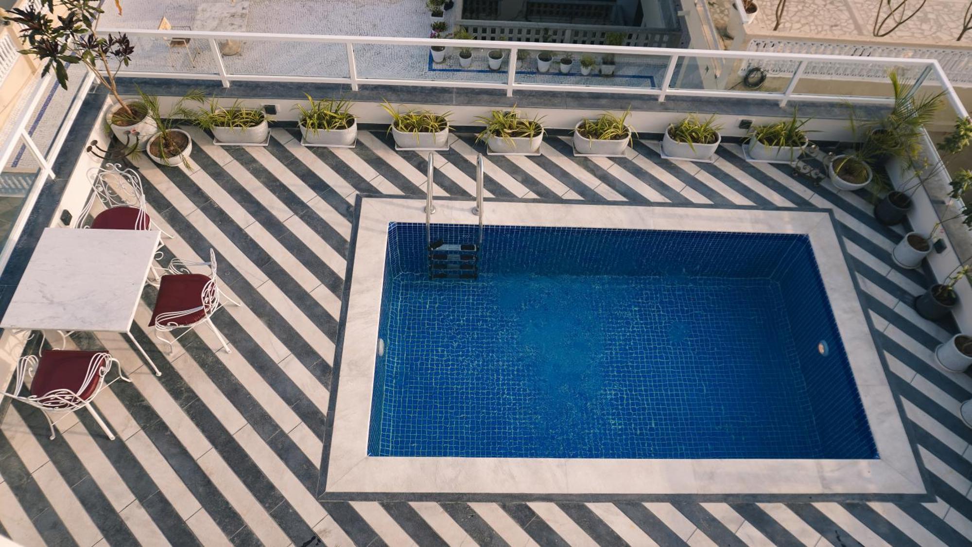 Hotel Naren Villa อุเดเปอร์ ภายนอก รูปภาพ